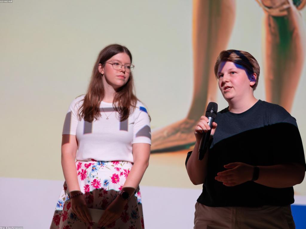 និន្នាការថ្មីក្នុងព័ត៌មានស្លុត: បច្ចេកវិទ្យានិងការផ្លាស់ប្តូរ